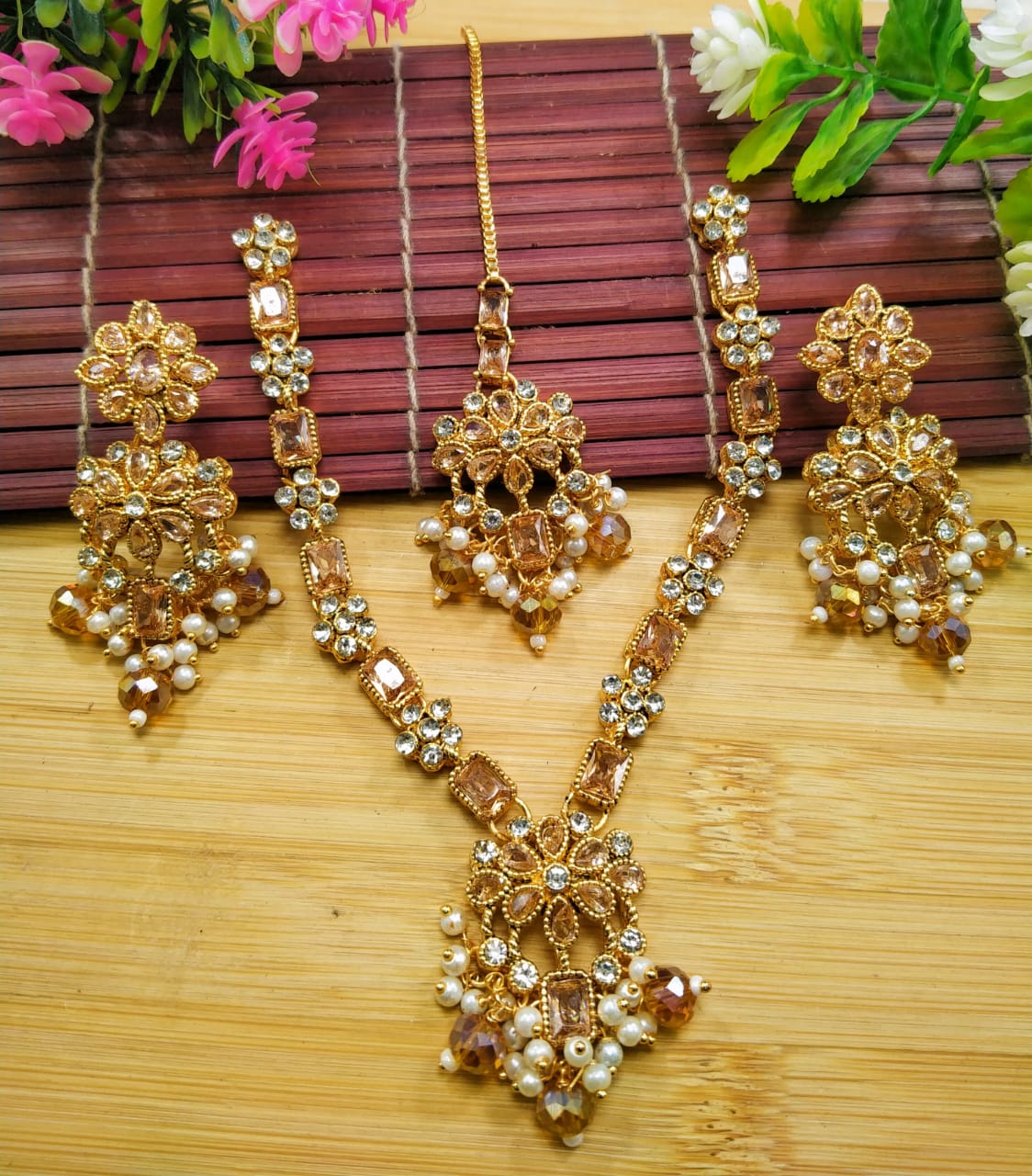 Neck lace 003