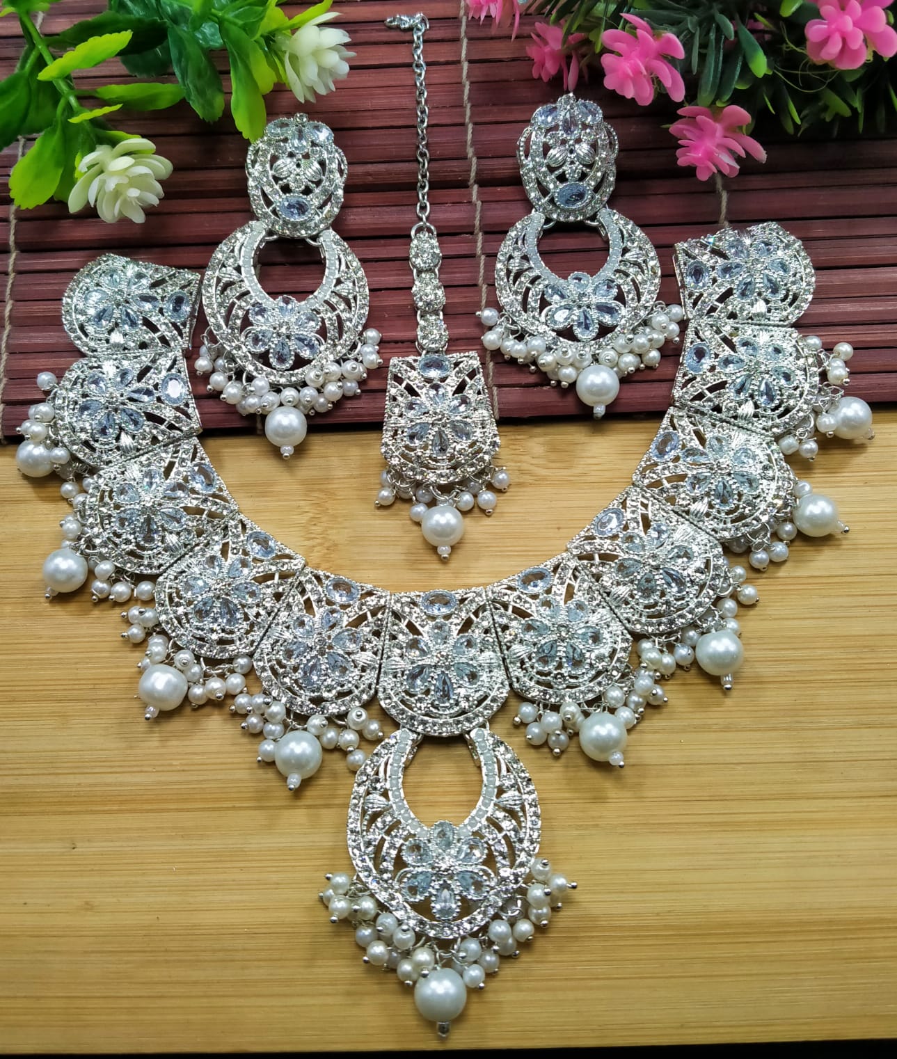 Neck lace 004